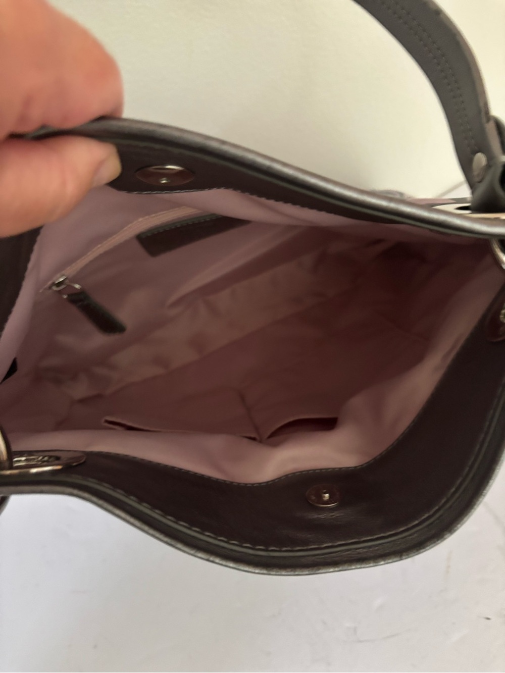 Like new Coach Ashley crossbody bag - Picture 10 of 12
